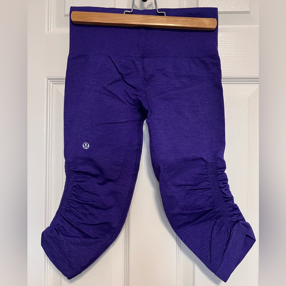 EUC Lululemon In The Flow II Crop 4 - Picture 2 of 5